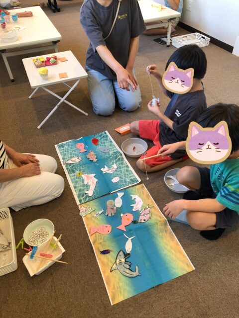 夏祭りイベント パート3
夏祭りの様子!
お友達と品物を売ったり、買ったり、その中でもありがとうやまた来てね!これ、おすすめだよ!と職員やお友達とたくさんコミュニケーションをとって楽しんでいました!!
丁寧に対応したり、お友達を手伝ってあげたり、素敵な関わりがたくさん見られました✨
#ペンギンのあしあと
#放課後デイサービス
#夏祭り
#療育
#イベント