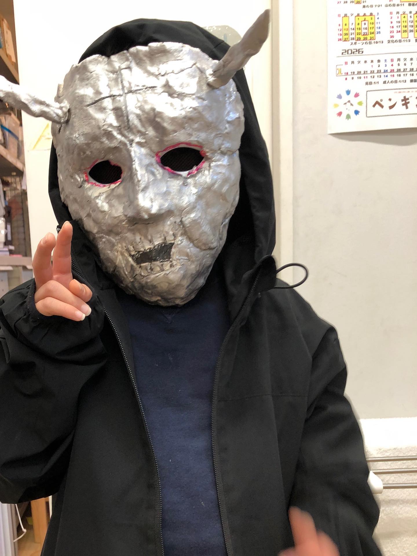 お友達が作ってくれたのを使って仮装✨
これみんなで使っていいよーと言ってくれたので付けてぱしゃり。すごく上手です!!
#ペンギンのあしあと
#療育
#放課後等デイサービス
#ハロウィン
#イベント