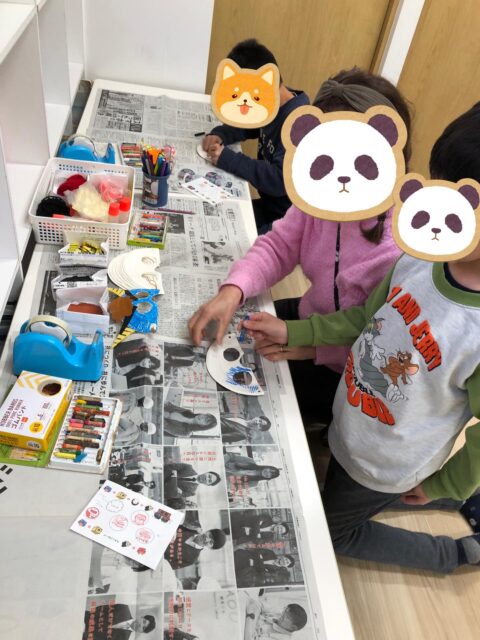 〜節分イベント〜

みんなで節分の鬼たいじのゲームをしました！！
お友達と一緒にそれぞれルールを守りながら楽しむことができており、様々な投げるや的をねらうなどの運動を楽しみました！！

手作りの鬼のお面もそれぞれ個性があって可愛かったですよ！

#行事
#節分
#おにたいじ 
#ペンギンのあしあと
#放課後等デイサービス