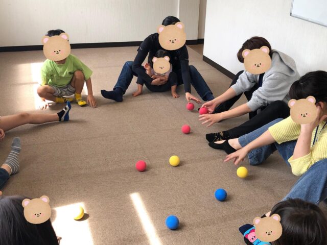 〜積み木の日イベント〜

午前中の積み木イベントの様子です！
ご参加頂きありがとうございました！！
みんなとっても素敵な笑顔で楽しんでくれていて良かったです✨

#ペンギンのあしあと
#療育
#童具館
#つみきあそび