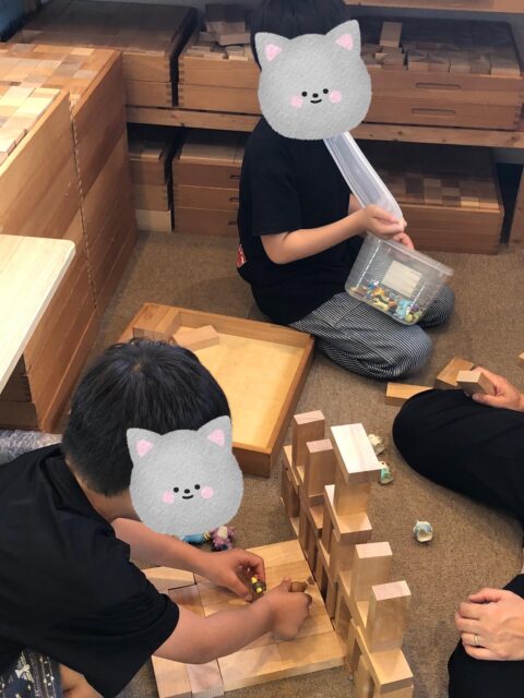 〜日常の様子〜

おやつをみんなで食べたり、自分の好きな遊びを選んでお友達と遊んだり、お勉強したり日々いろんな事をしてます！

#ペンギンのあしあと
#放課後等デイサービス 
#療育
#日常