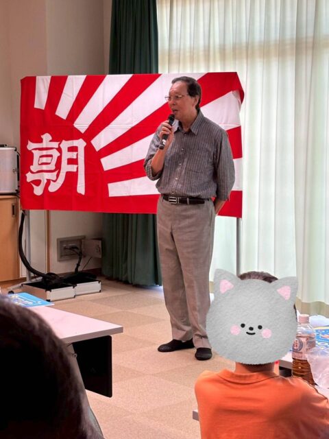 〜新聞スクラップ講習会〜
新聞スクラップ講習会の時の様子です!!
お話を聞いてどんな風に作ったら良いかを学んできました!
実践でその場所でも作りましたが、みんなとっても上手ですね!!
#ペンギンのあしあと
#朝日新聞
#新聞スクラップ
#新聞と触れ合う